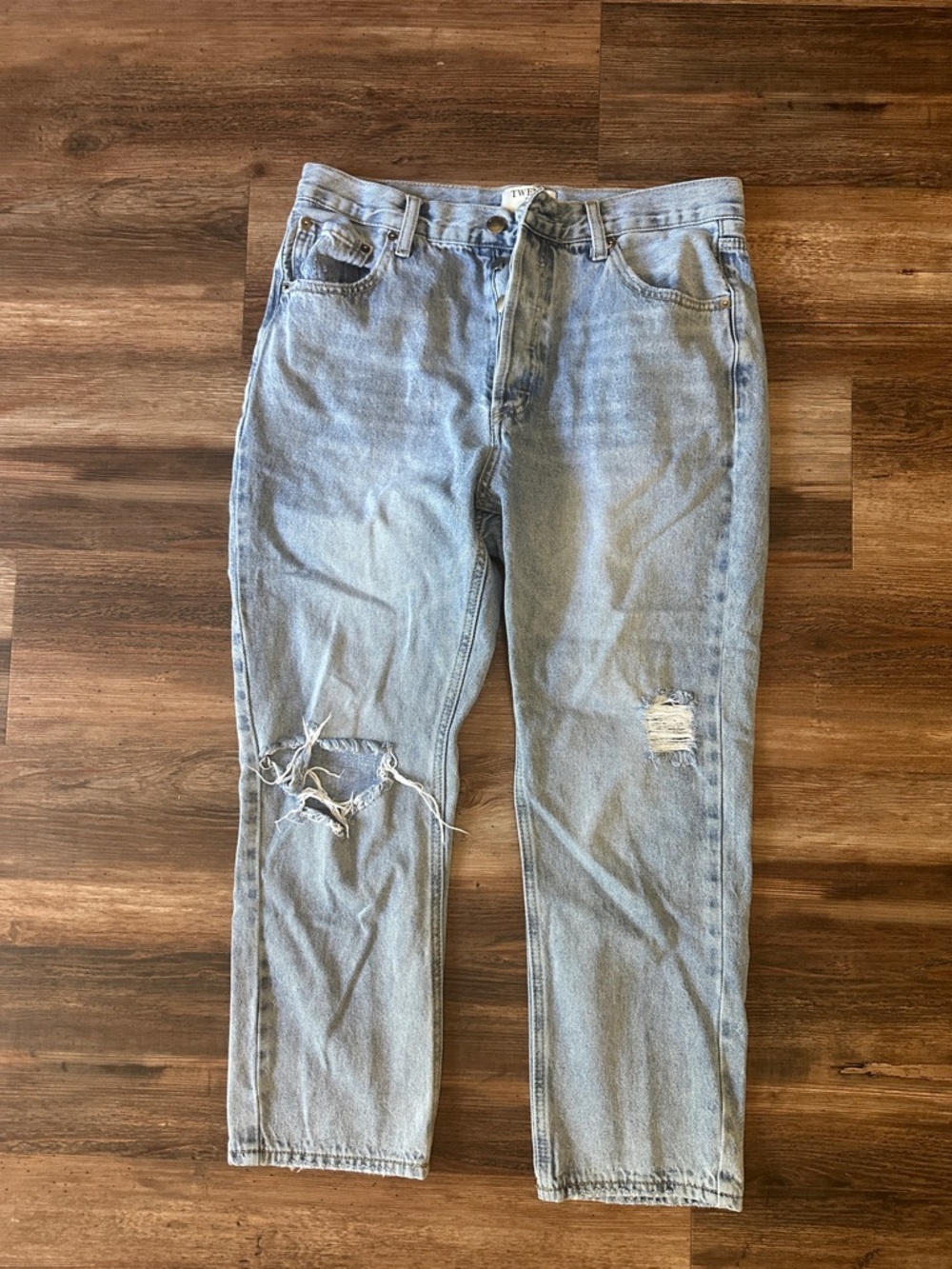 Women's Relaxed Light Blue Distressed Jeans